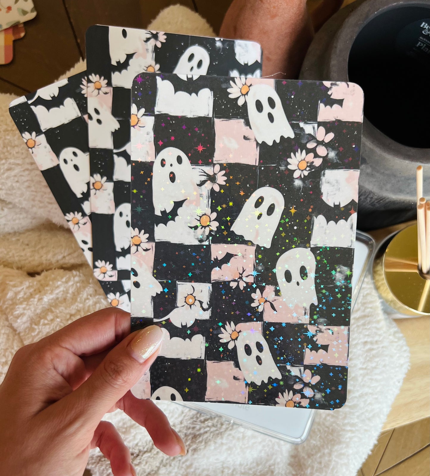 Ghost Checkered Kindle Insert