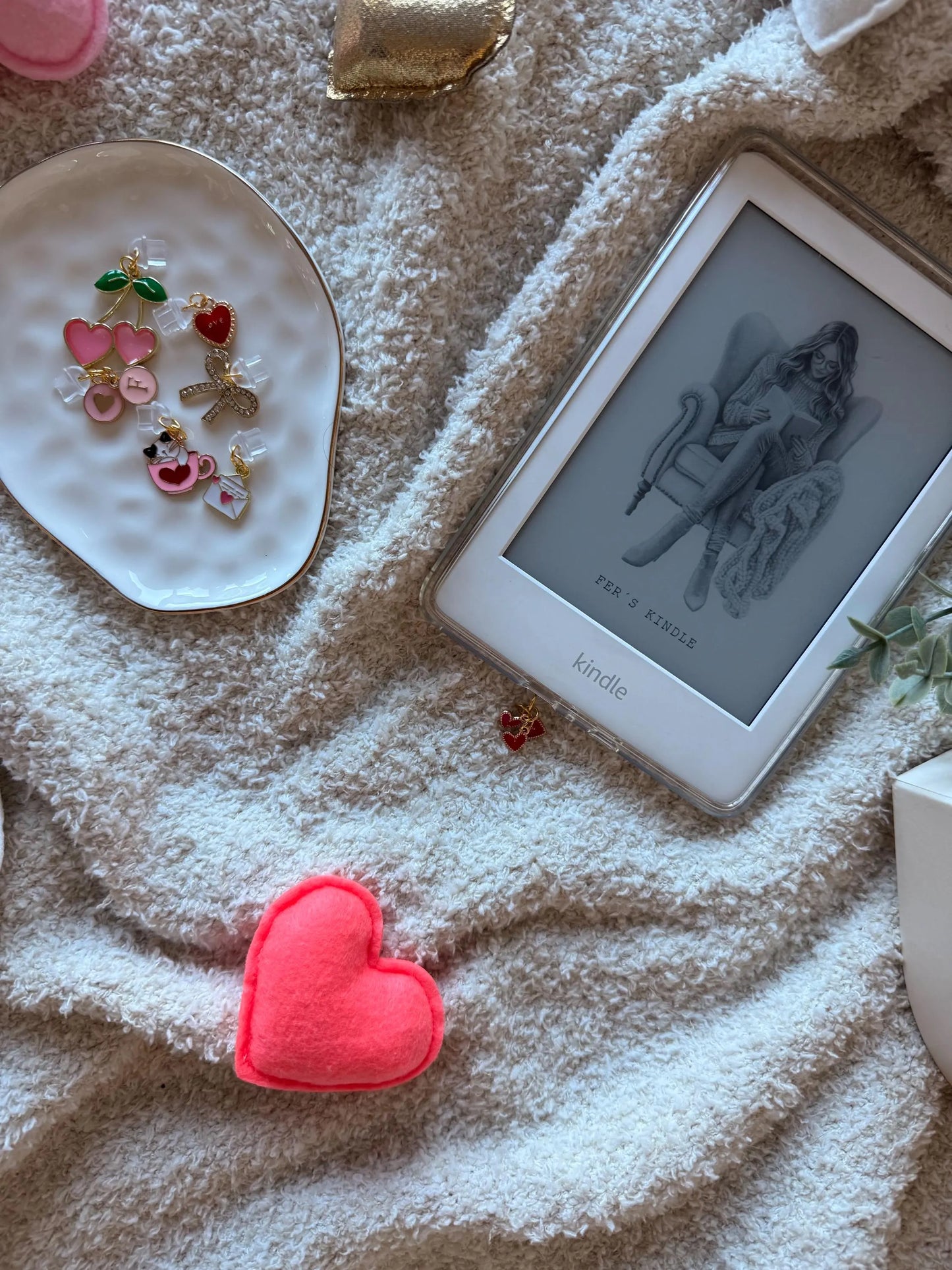Bow Kindle Charm